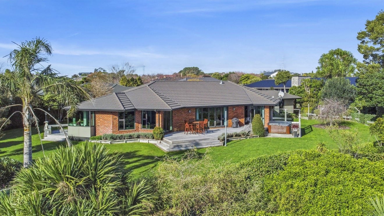 36B Shelter Grove, Frankleigh Park, New Plymouth - Carousel 18
