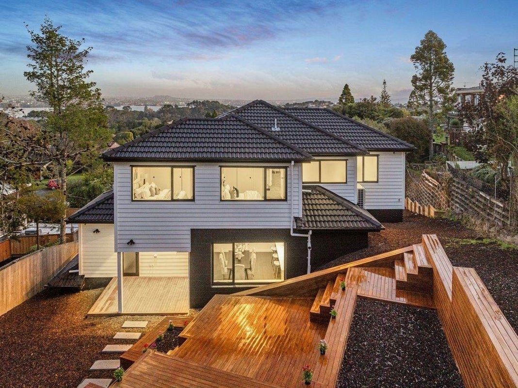 44 Chatswood Grove, Chatswood, Auckland - Carousel 2