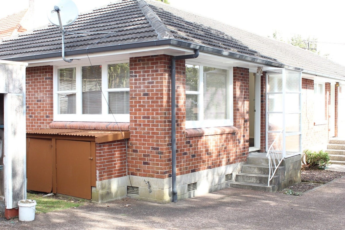 3/2 Rewa Road, Three Kings, Auckland - Carousel 2