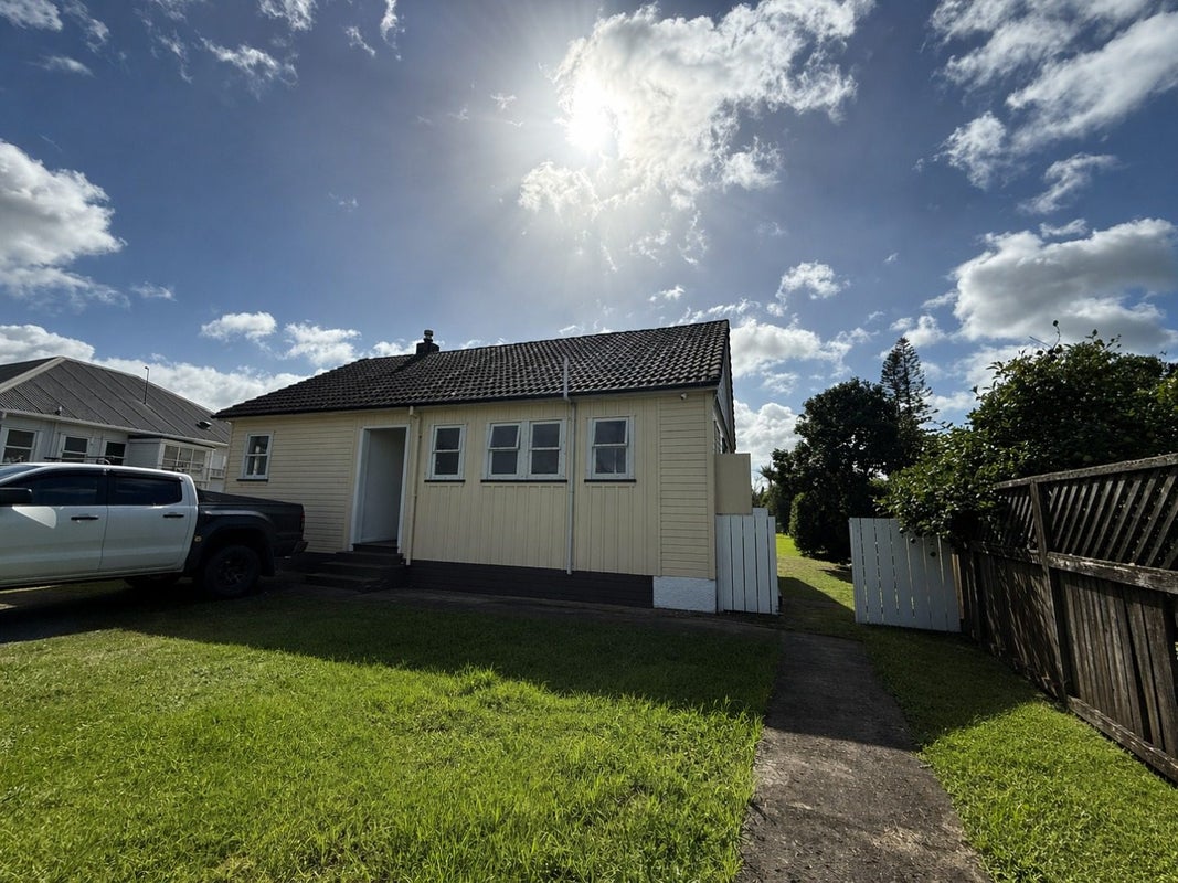 15 Corns Street, Kensington, Whangarei - Carousel 1