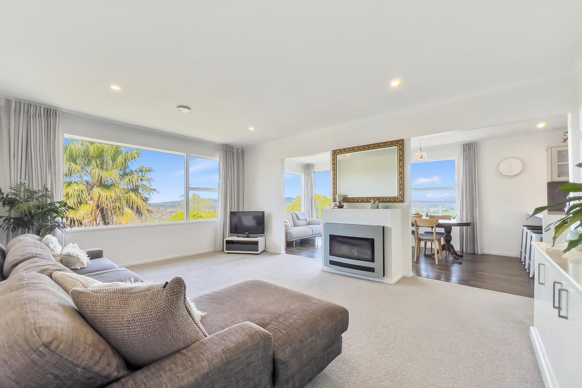 32 Trevola Street, New Windsor, Auckland - Carousel 2