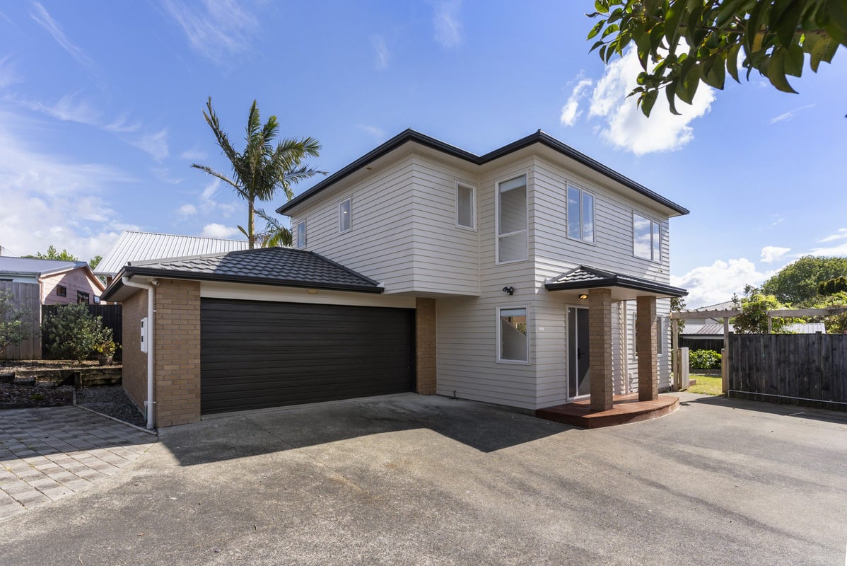 24C Roberts Road, Te Atatu South, Auckland - Carousel 1