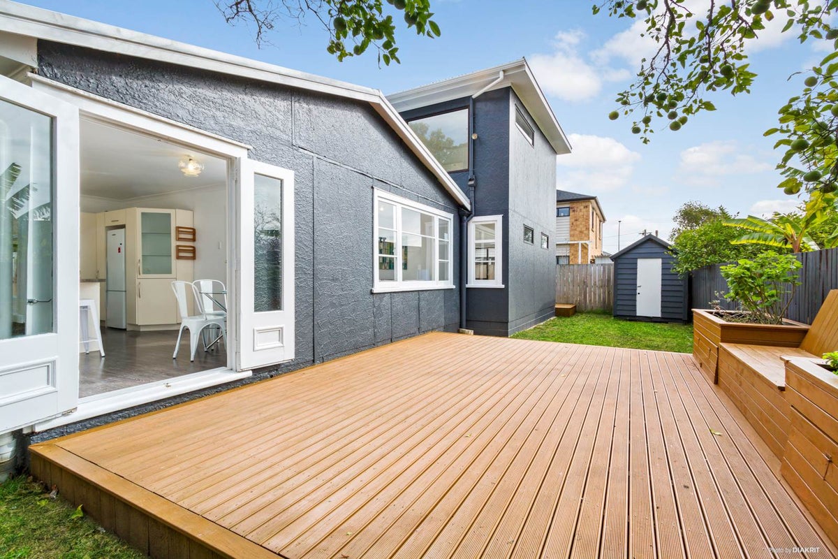 3 Vanguard Road, Kelston, Auckland - Carousel 2