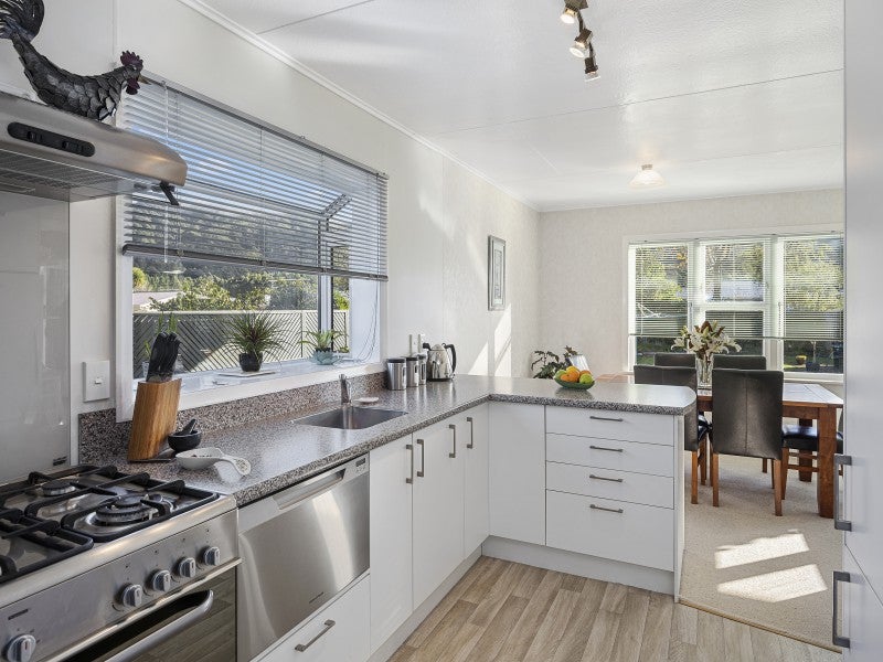 68 Peel Place, Wainuiomata, Lower Hutt - Carousel 2