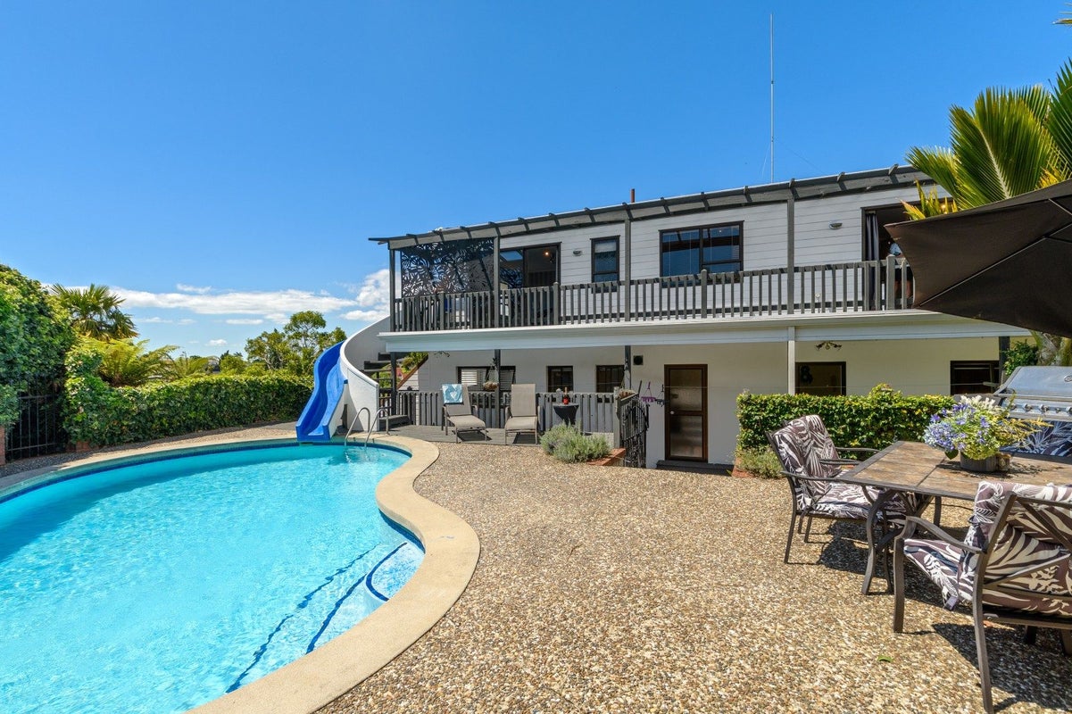 35 Glenn Terrace, Otumoetai, Tauranga - Carousel 2