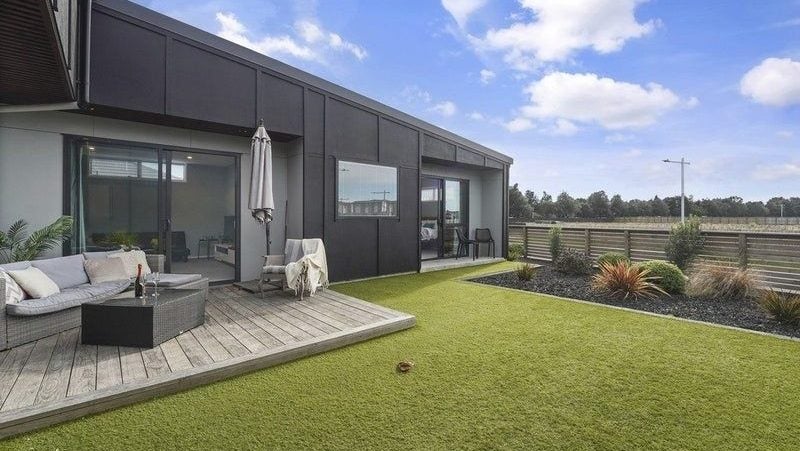 27 Tamapahore Boulevard, Papamoa Beach, Papamoa - Carousel 1
