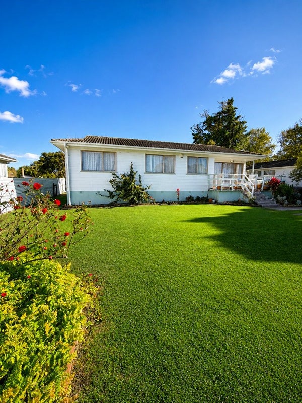 11 Joshua Place, Weymouth, Auckland - Carousel 1