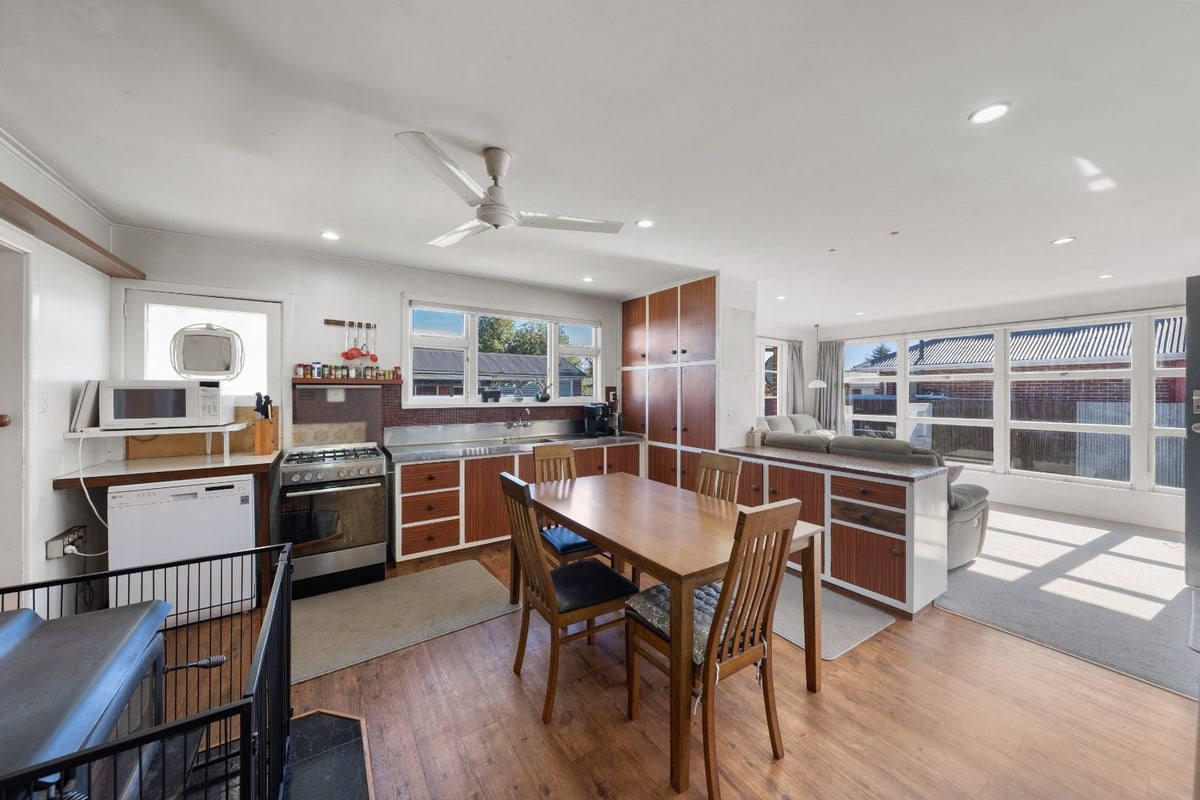 179 Grimseys Road, Redwood, Christchurch - Carousel 2