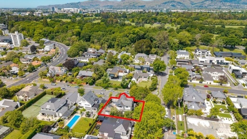 20 Helmores Lane, Merivale, Christchurch - Carousel 1