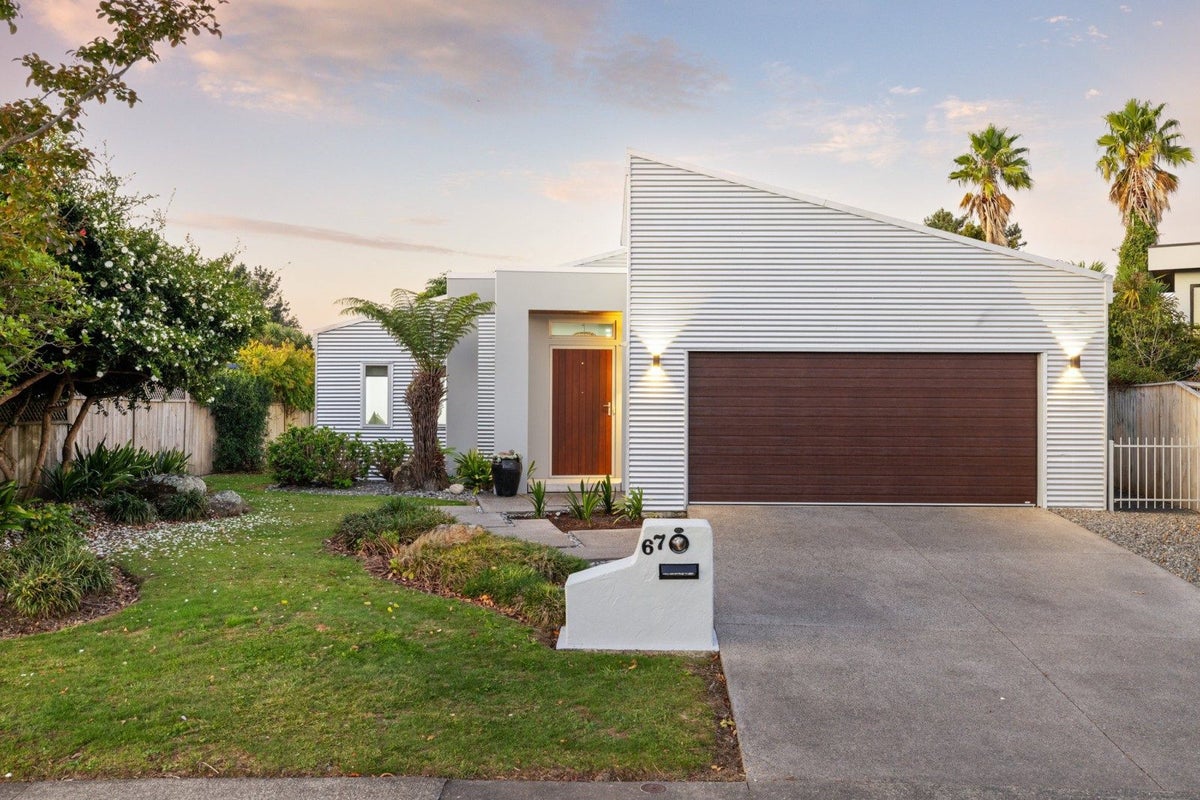 67 Keswick Crescent, Huntington, Hamilton - Carousel 3
