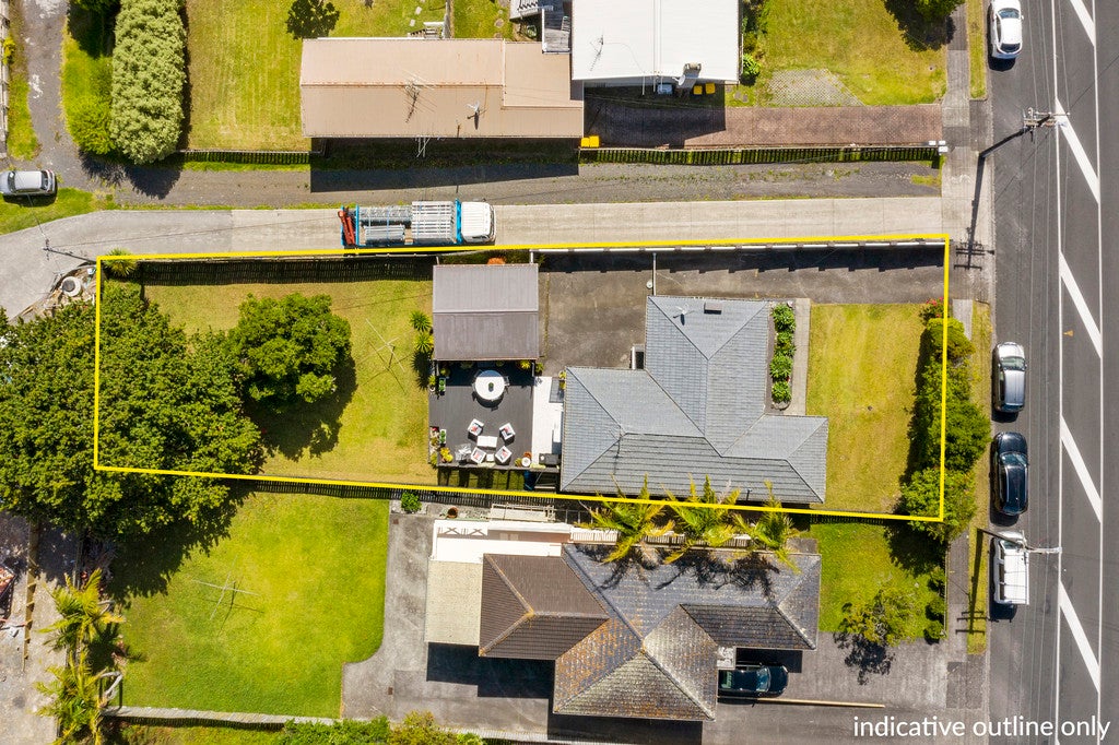 45 Golf Road, New Lynn, Auckland - Carousel 1