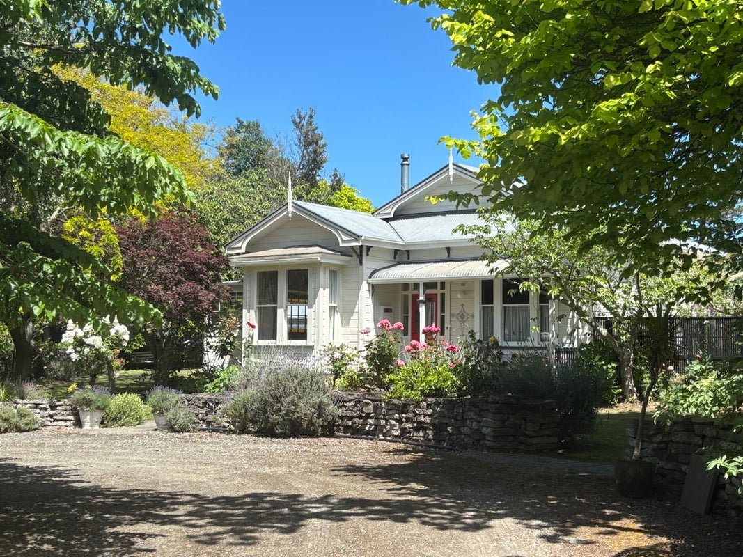 22 Walkers Road, Longburn, Palmerston North - Carousel 1