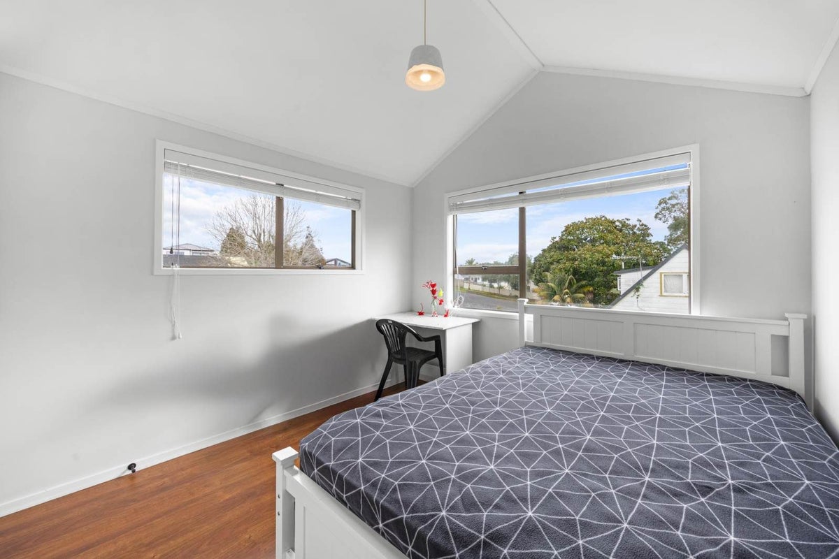 1/3 Tahinga Street, Northcote, Auckland - Carousel 31