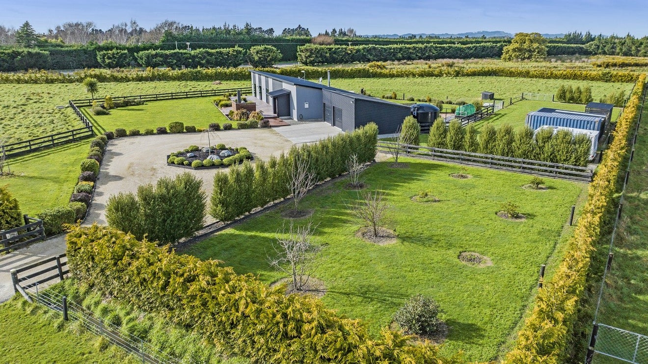 756 Ridgens Road, Christchurch - Carousel 1