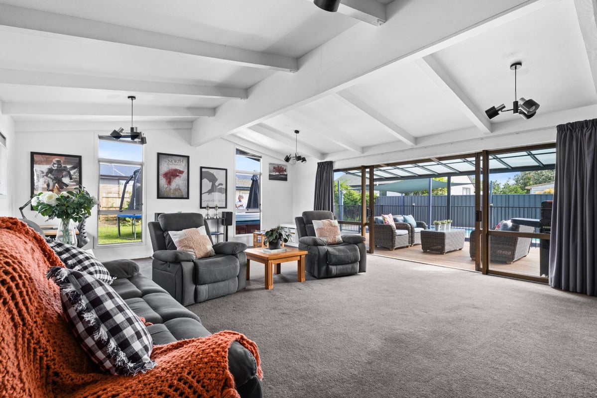 7 Flanders Avenue, Onekawa, Napier - Carousel 2