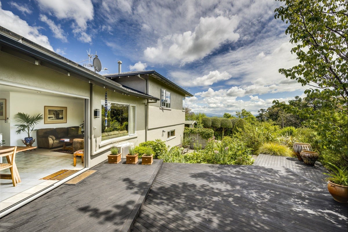 46 Hikanui Drive, Havelock North, Havelock North - Carousel 1