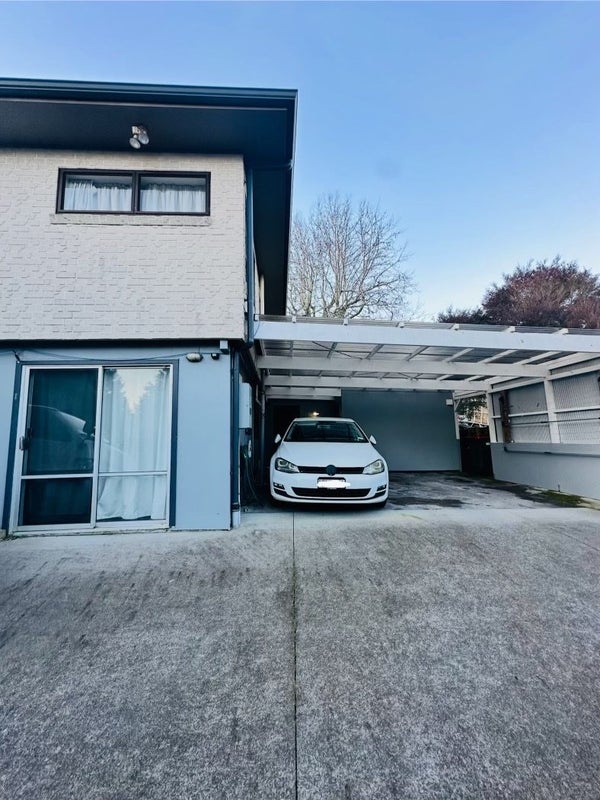 58 Cyclarama Crescent, Massey, Auckland - Carousel 2