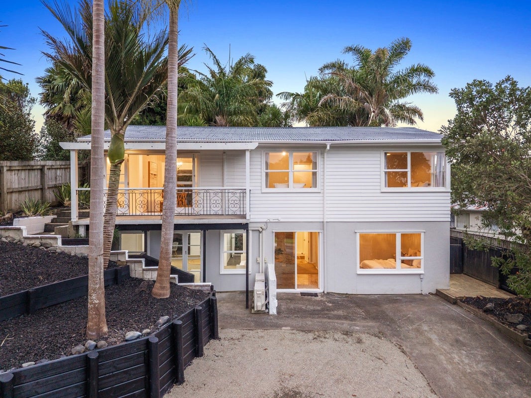 42 Lauderdale Road, Birkdale, Auckland - Carousel 1