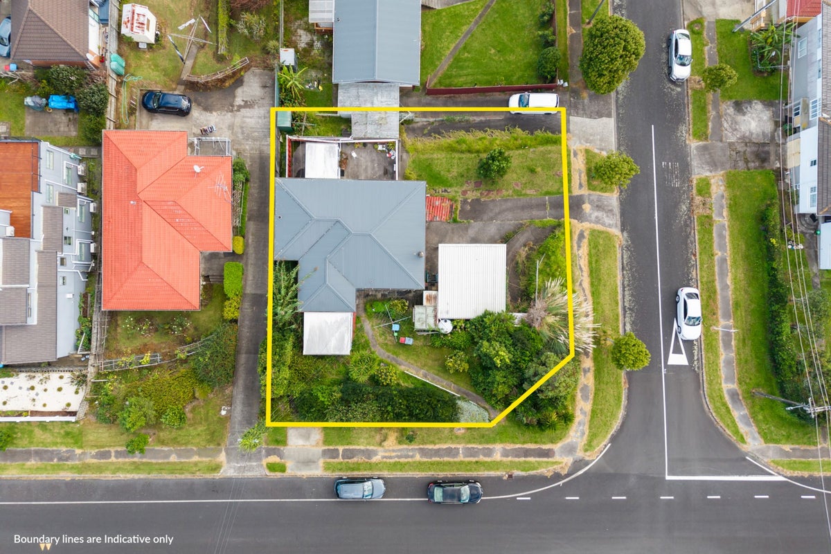 23 Staveley Avenue, Mount Roskill, Auckland - Carousel 1