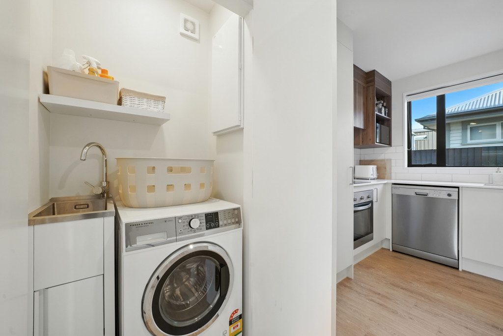 16D Champion Street, Edgeware, Christchurch - Carousel 13