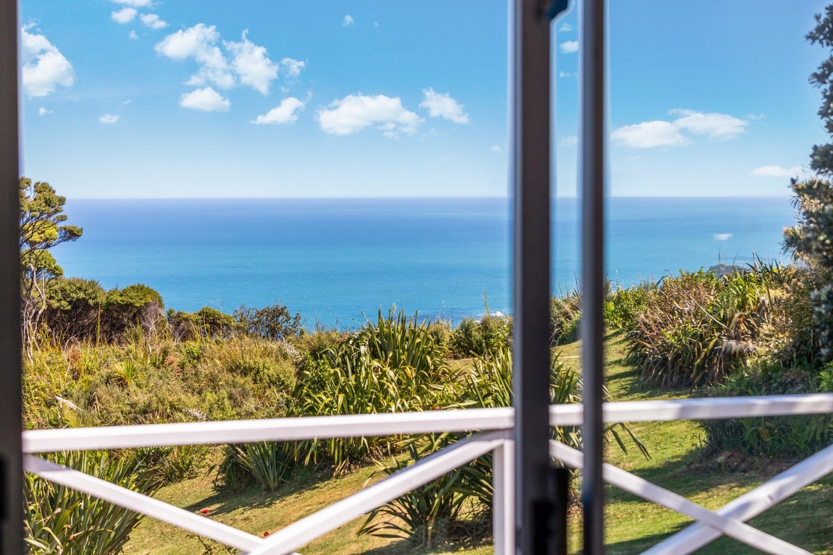 13 Te Ahuahu Road, New Lynn - Carousel 2