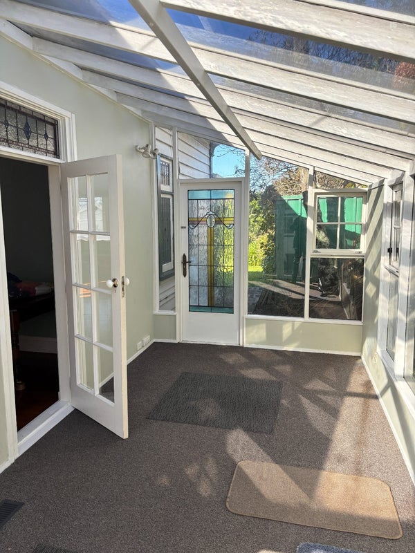 2 Torless Terrace, Thorndon, Wellington - Carousel 2