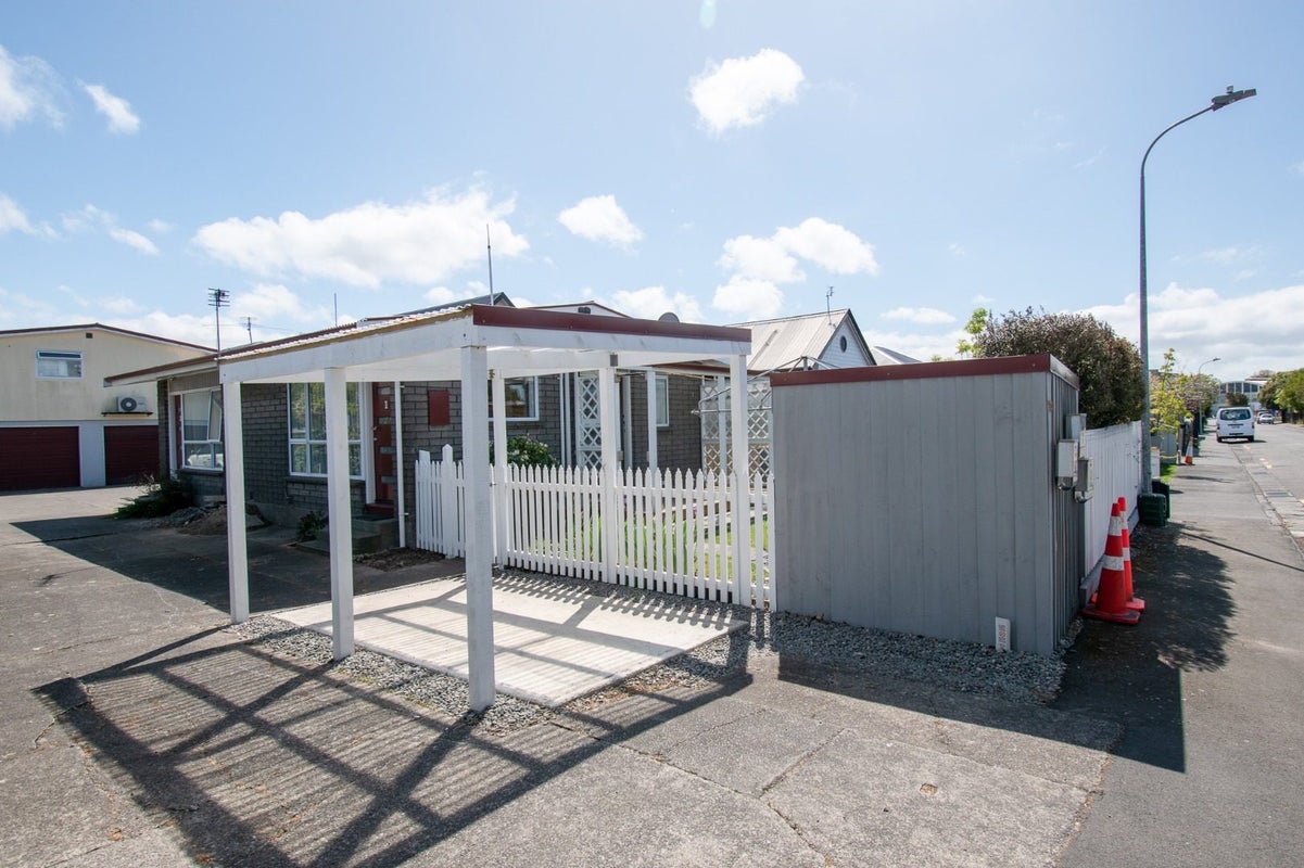 20 Kenilworth Street, Addington, Christchurch - Carousel 11