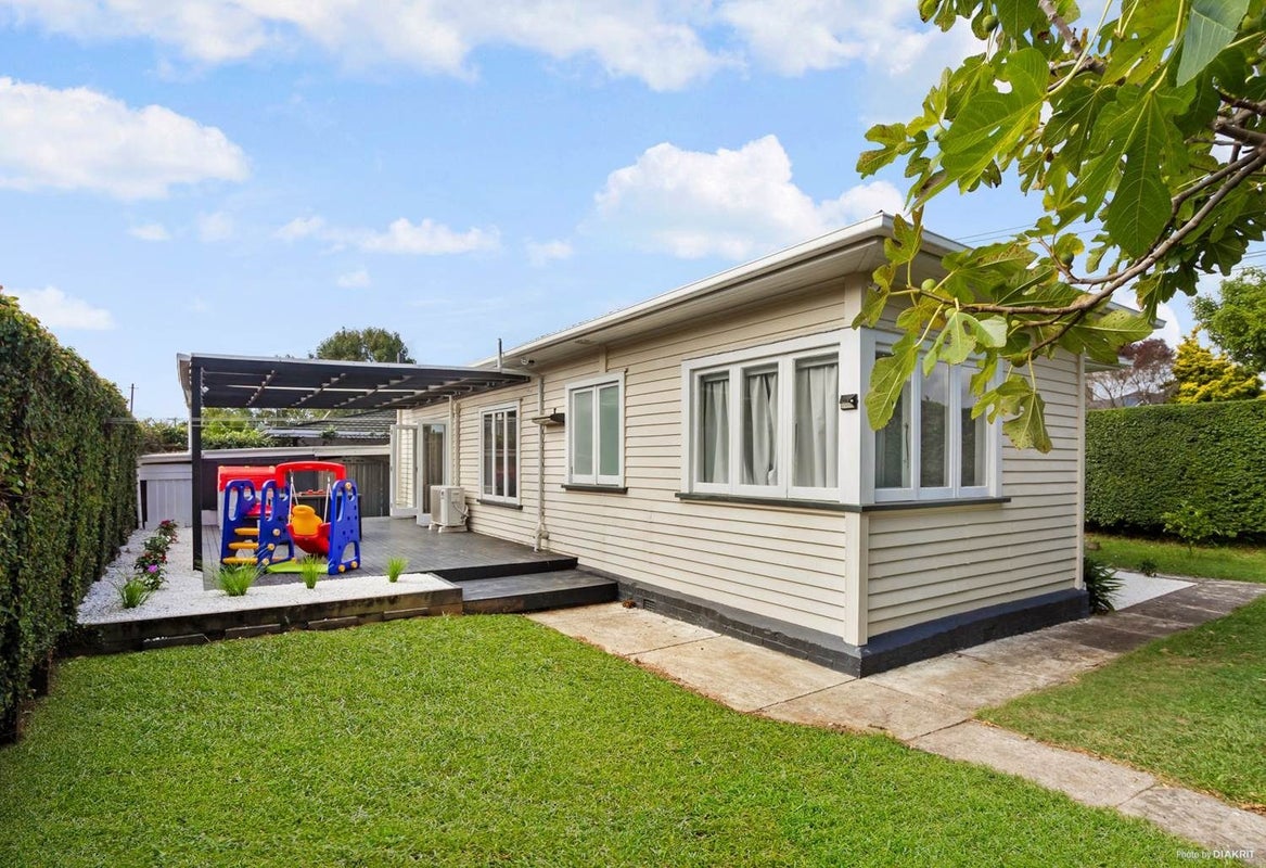 1 Admiral Beatty Avenue, Mount Roskill, Auckland - Carousel 17