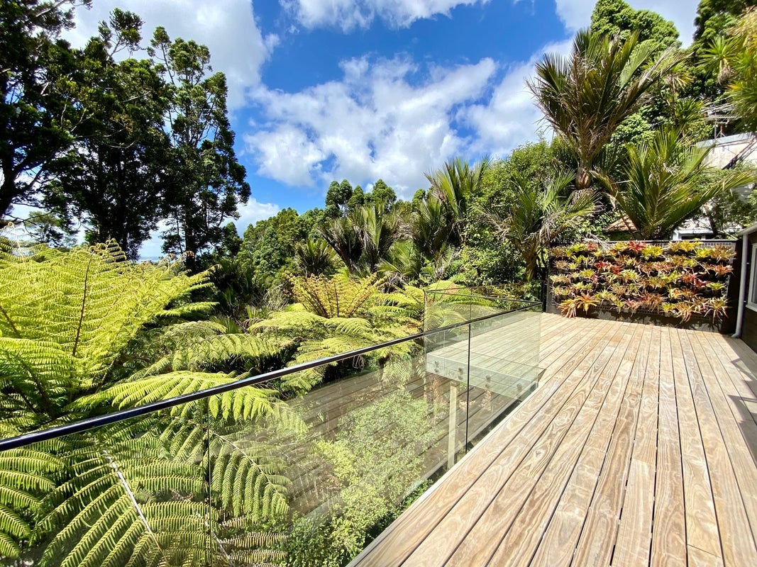 18 Manuka Road, Titirangi, Auckland - Carousel 2