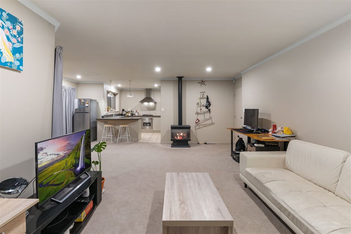 12A Hurricane Way, Wigram, Christchurch - Carousel 2
