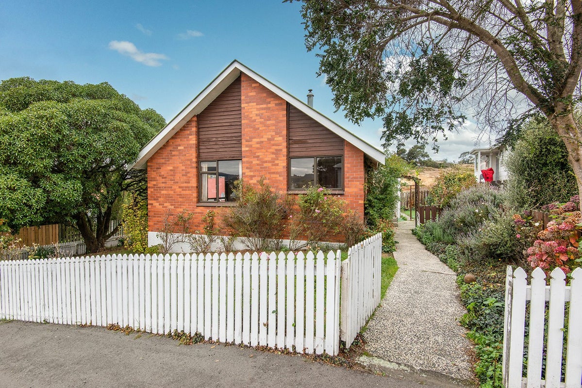 8 Craig Hendry Street, Concord, Dunedin - Carousel 1