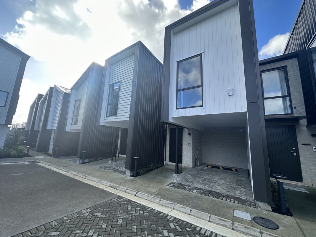 6/32B Westgate Drive, Westgate, Auckland - Carousel 2