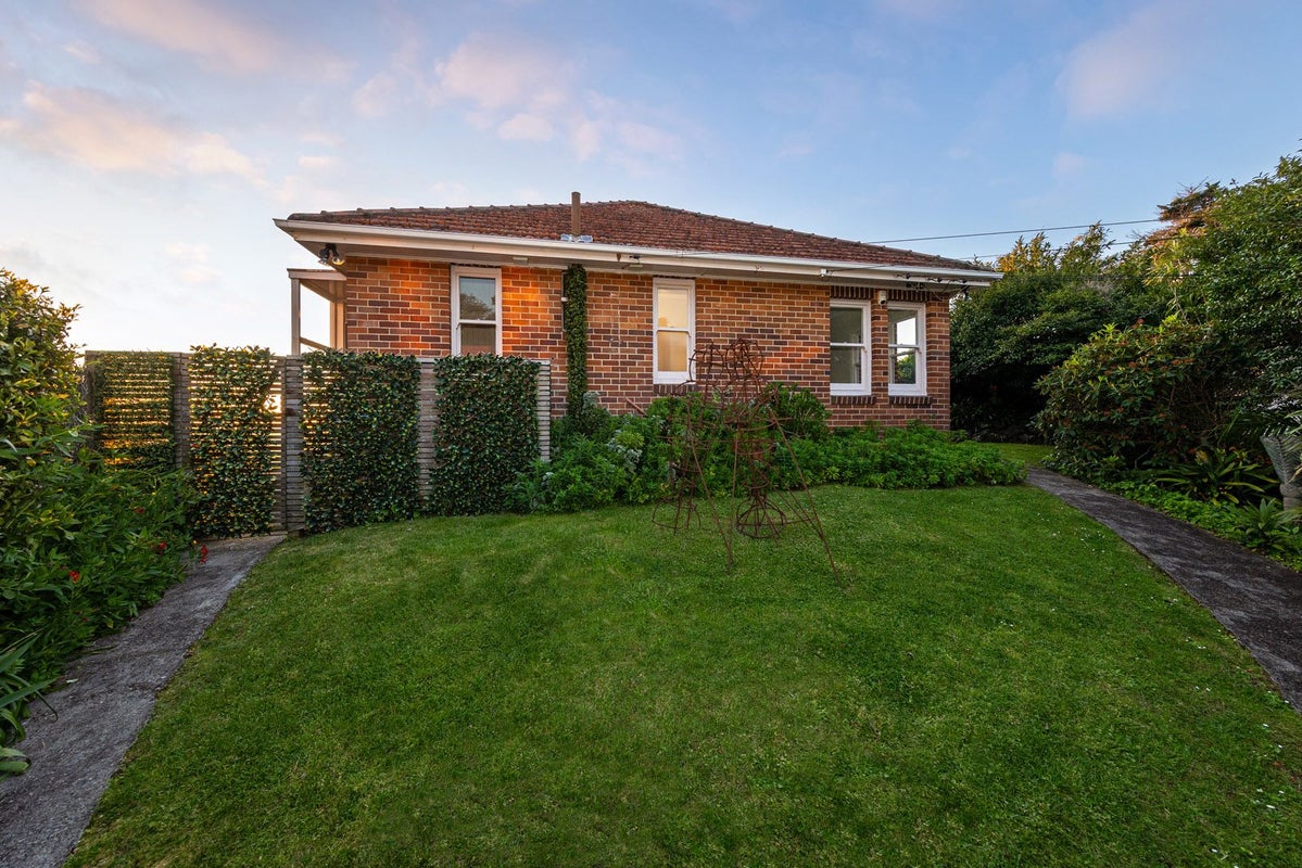 1/63 Esplanade Road, Mount Eden, Auckland - Carousel 1
