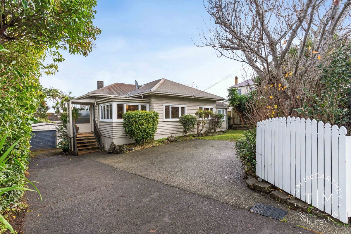 23 Richardson Road, Mount Albert, Auckland - Carousel 1