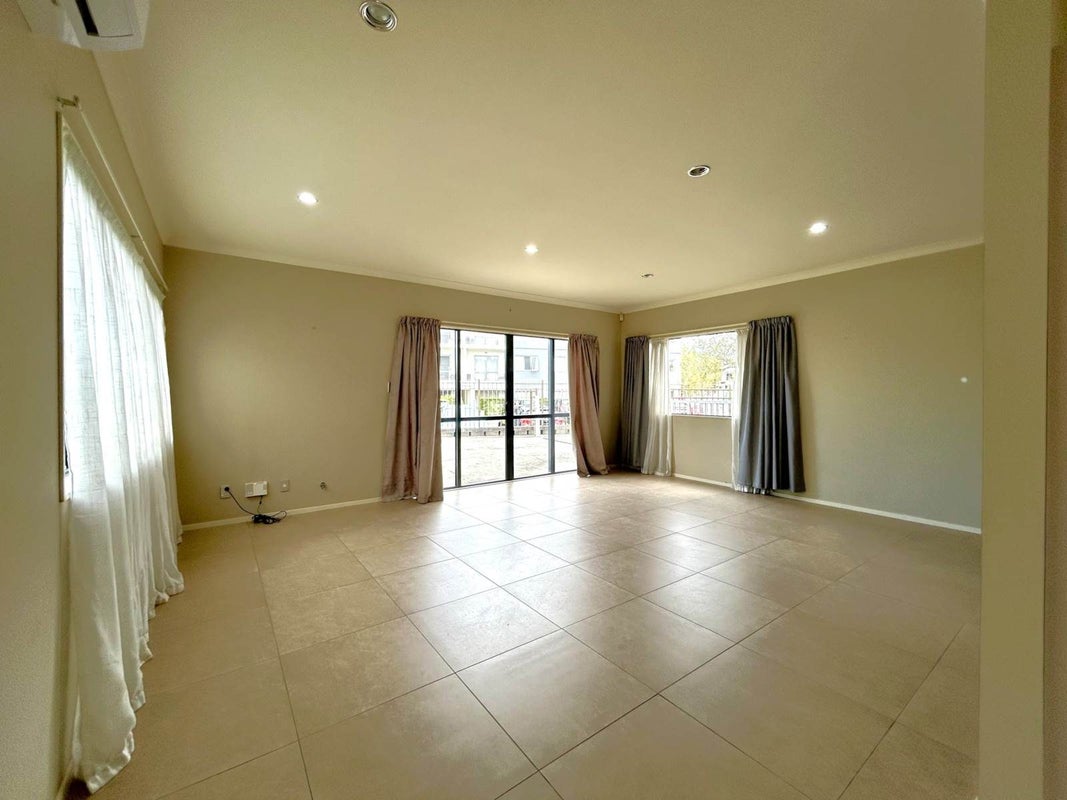 6 Triumph Road, Flat Bush, Auckland - Carousel 2