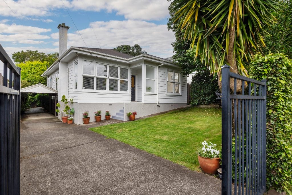 18 Vinter Terrace, Mount Albert, Auckland - Carousel 1