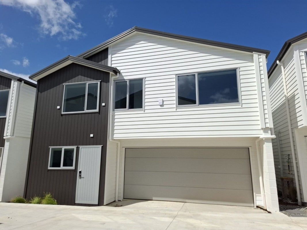 18 Kimber Hall Avenue, Mount Roskill, Auckland - Carousel 1