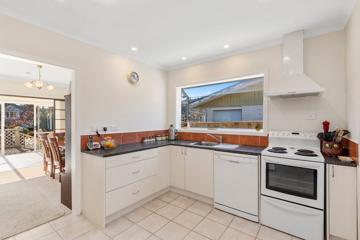 23 Korau Grove, Stokes Valley, Lower Hutt - Carousel 2