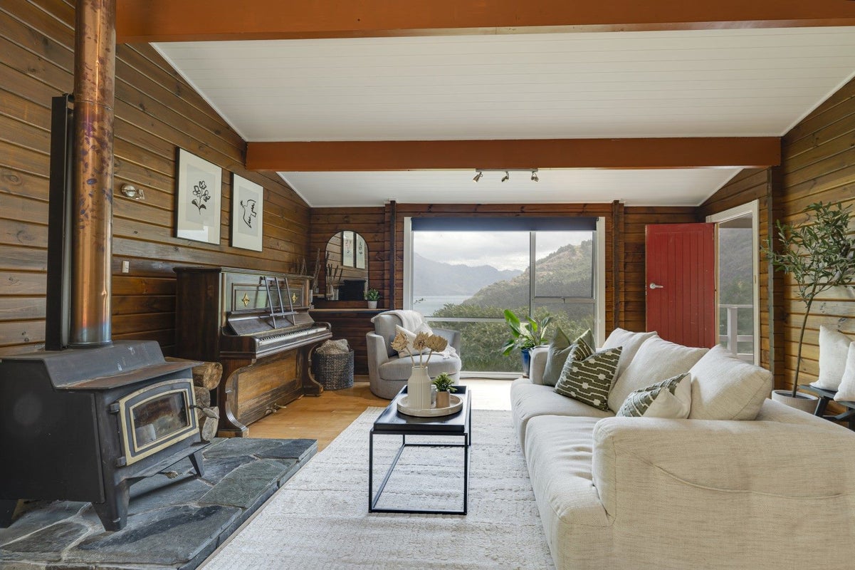 22 McKerrow Place, Sunshine Bay, Queenstown - Carousel 2