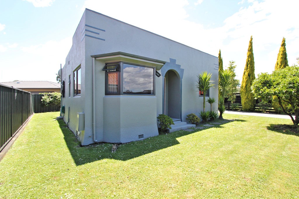 2 Peddie Street, Taradale, Napier - Carousel 1