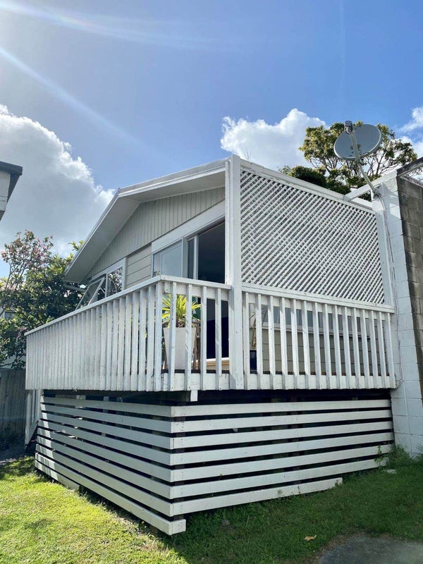 1/867 East Coast Road, Northcross, Auckland - Carousel 1