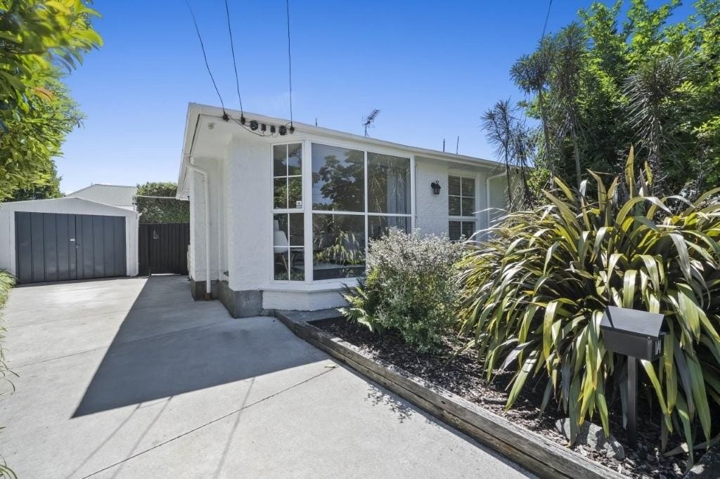 1/4 Galway Avenue, Bryndwr, Christchurch - Carousel 1