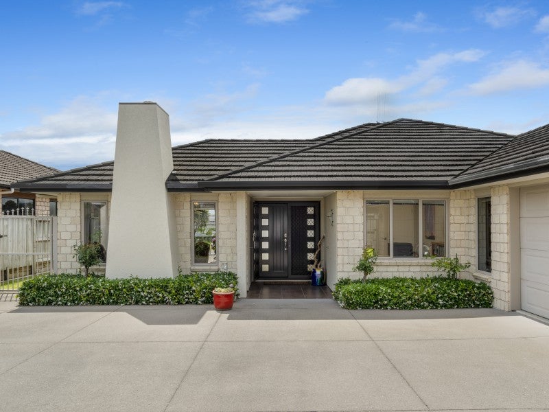 16 Glenmonarch Place, Pyes Pa, Tauranga - Carousel 1