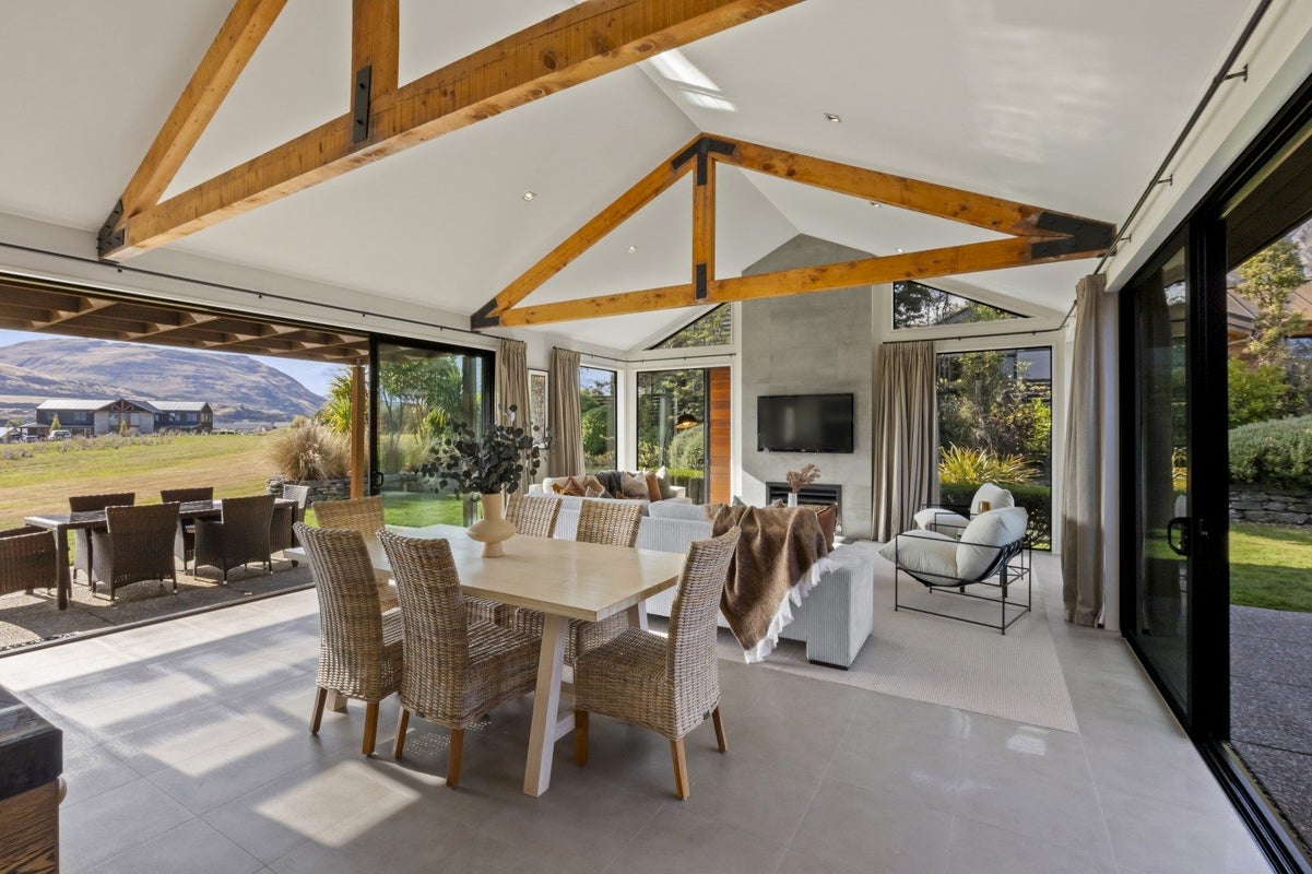 3 Buckler Court, Jacks Point, Queenstown - Carousel 2