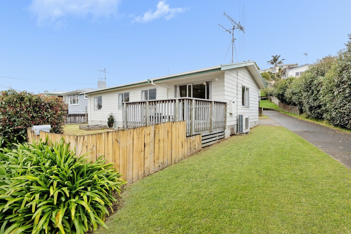 42A Windsor Road, Bellevue, Tauranga - Carousel 1