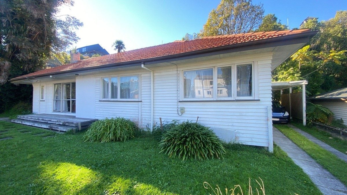 24 Opoia Road, Hamilton East, Hamilton - Carousel 1