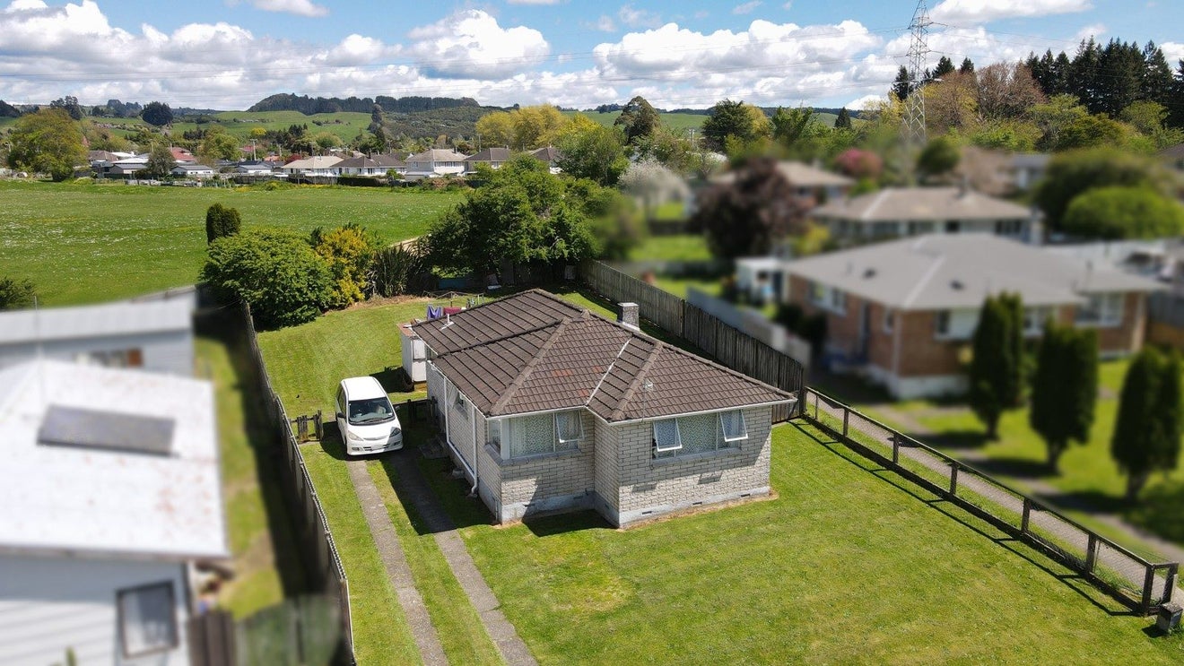 9 Harold Crescent, Fordlands, Rotorua - Carousel 1