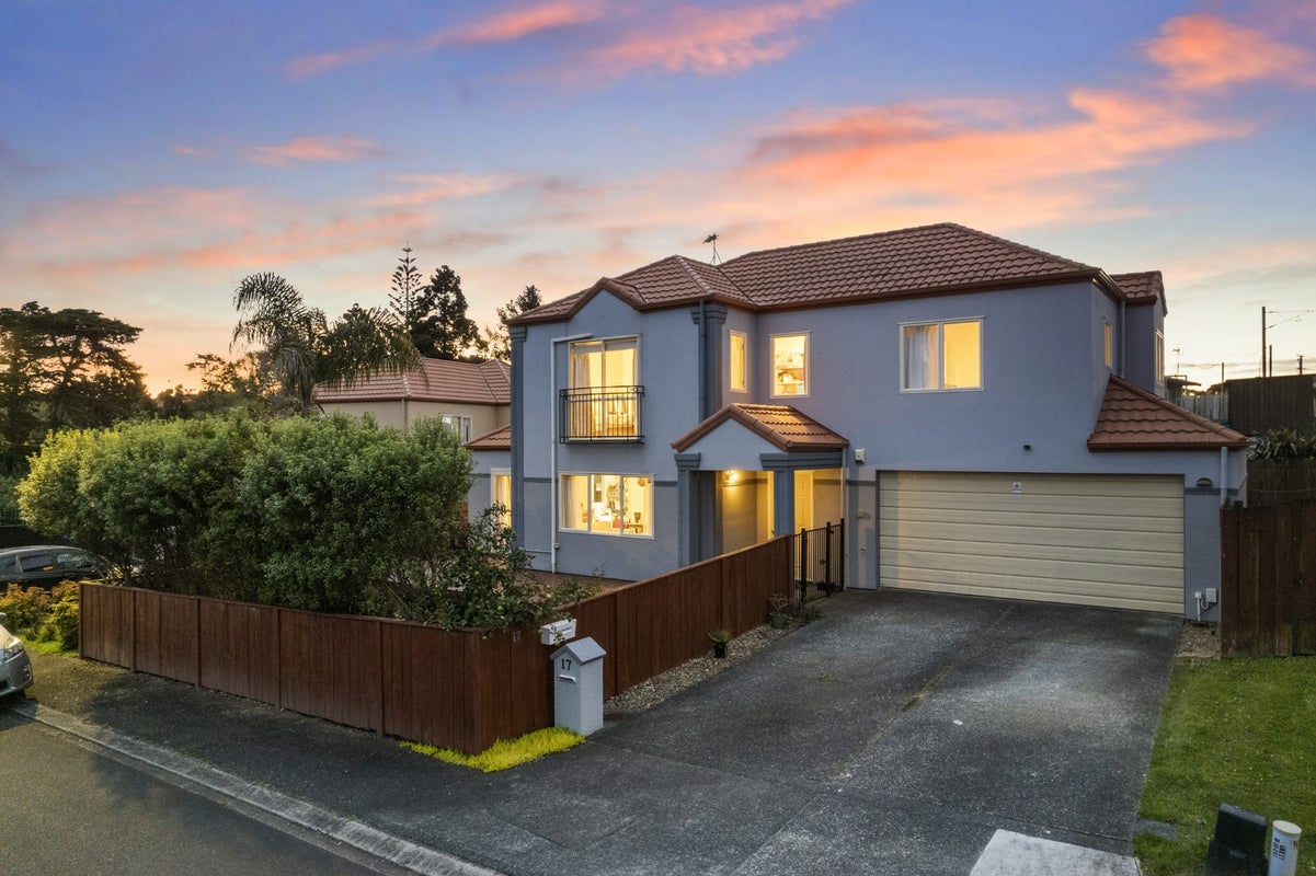 17 Stolford Crescent, New Lynn, Auckland - Carousel 1