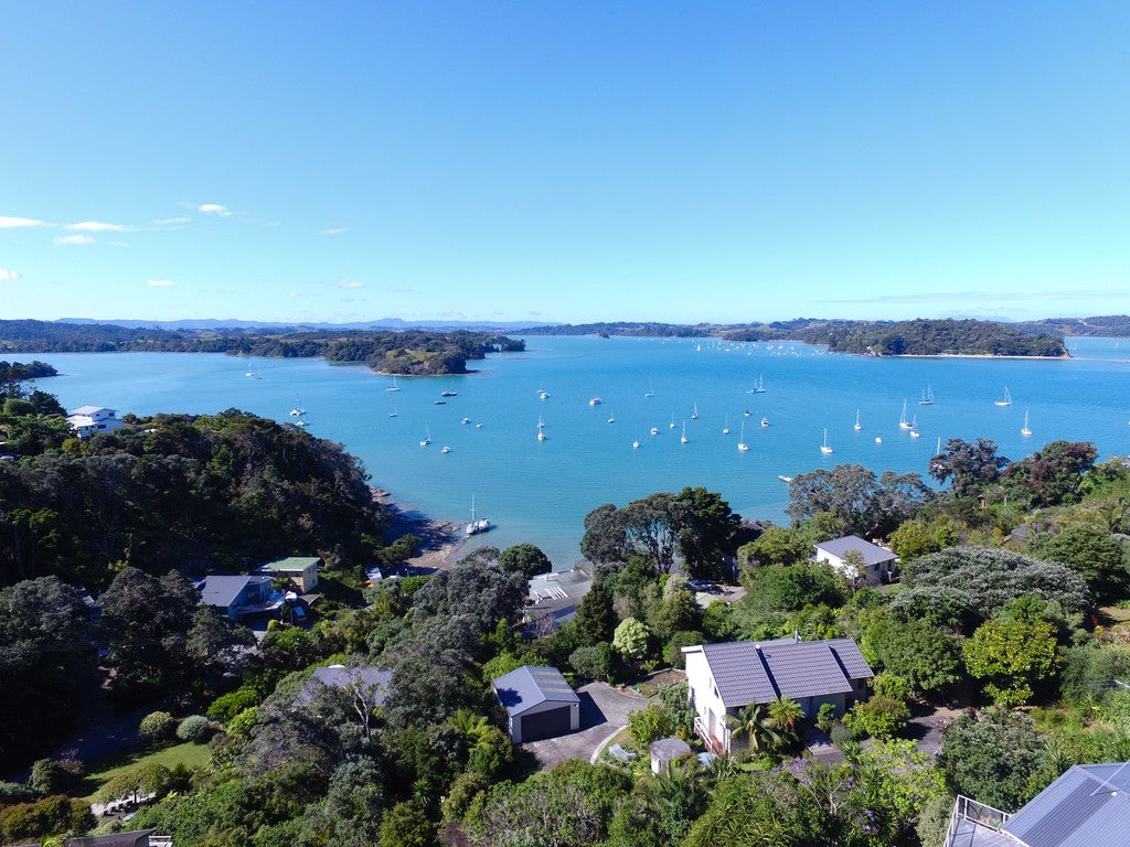 9 Barr Road, Mahurangi West, Warkworth - Carousel 1