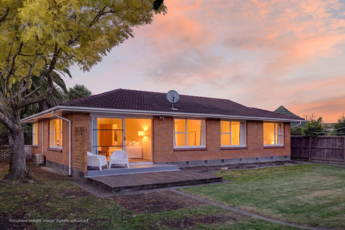 7 Rosewood Place, Bryndwr, Christchurch - Carousel 2